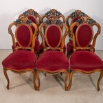 комплект из шести красных стульев