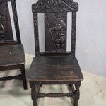 Пара антикварных стульев из темного дуба 1840-х гг.