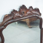 Зеркало в ореховой раме с фигурным навершием 1770-х гг.