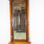 Антикварное зеркало с консолью 1870-х гг.