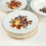 Набор столовой посуды из Баварии фабрики Rosenthal с фруктовой росписью