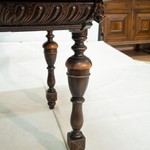 Антикварный столик с балясинообразными ножками 1860-х гг.