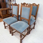Комплект старинных стульев с синей обивкой