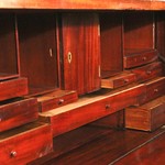 Антикварный секретер из махагони 1810-х гг. 