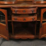 Антикварный буфет с застекленными объемами 1910-х гг. 