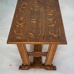 Старинный дубовый столик