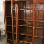 Антикварный книжный шкаф с наборным фасадом дверец 1860-х гг. 