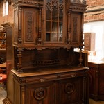 Антикварный буфет с резным декором 1860-х гг. 