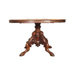 Старинный овальный столик на лапах
