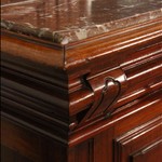 Антикварный сервант с зеркальным полотном и мраморной столешницей 1870-х гг. 