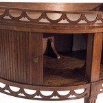 Антикварный консольный столик с раздвижными створками