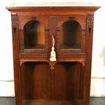 Антикварная витрина с арочным остеклением 1870-х гг. 