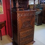 Французский дубовый шкаф с резной композицией 1860-х гг.