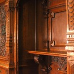 Антикварный немецкий буфет с раскрепованным фасадом и арочной нишей 1870-х гг. 