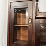 Антикварный буфет с зеркальными вставками 1900-х гг. 