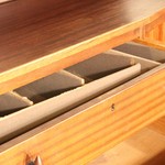 Антикварный сервант из махагони 1910-х гг. 