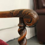 Антикварное дубовое кресло с ротанговой спинкой 1860-х гг. 