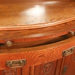 Антикварный буфет с фигурным фасадом 1890-х гг. 