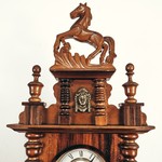 Немецкие настенные часы с фигуркой лошади