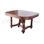 Антикварный стол в классическом стиле