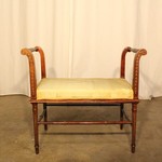 Антикварный табурет в стиле неогрек 1890-х гг. 