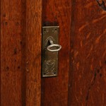 Антикварный буфет с фигурным фасадом 1890-х гг. 