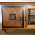 Антикварная настенная полка с контрастными профилями 1920-х гг. 