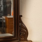 Антикварное настенное зеркало с консолью в стиле неорококо с мраморной столешницей 1850-х гг. 
