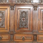 Антикварный ореховый буфет с резными филенками 1860-х гг. 