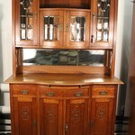 Антикварный буфет с фигурным фасадом 1890-х гг. 