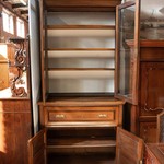 Антикварный книжный шкаф с разомкнутым фронтоном 1880-х гг. 