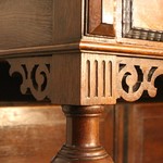 Антикварный консольный стол с точеными балясинами 1860-х гг. 