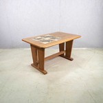 Кофейный столик с керамической композицией на столешнице 1940-х гг.