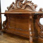 Антикварный шкафчик с резным задним поликом 1850-х гг.