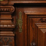 Антикварный немецкий буфет с раскрепованным фасадом и арочной нишей 1870-х гг. 