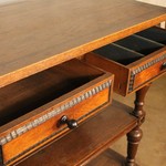 Антикварный консольный стол с точеными балясинами 1860-х гг. 