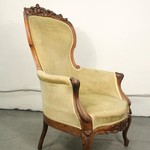 Антикварное кресло с резным навершием 1840-х гг. 