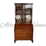 Антикварный шкаф-секретер с декоративной расстекловкой 1790-х гг. 