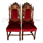 Комплект из 4-х антикварных стульев с гербовым щитком на навершии 1850-х гг. 