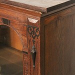 Антикварная витрина с арочным остеклением 1870-х гг. 