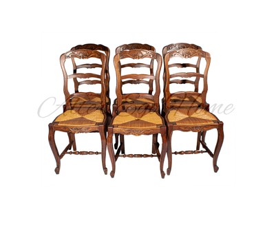 Комплект антикварных стульев с ротанговыми вставками