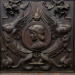 Антикварный шкаф с соломоновыми колоннами 1900-х гг. 