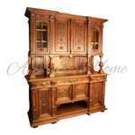 Антикварный буфет в стиле неоренессанс с раскрепованным фасадом 1860-х гг. 