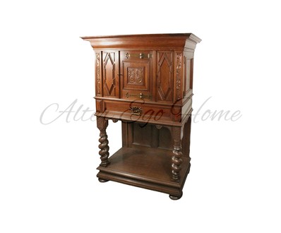 Антикварный поставец с витыми ножками 1890-х гг. 