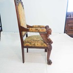 Антикварное резное кресло  с маскаронами 1890-го года