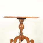 Антикварный чайный столик с круглой столешницей 1850-х гг. 