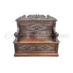 Антикварная скамья с резными маскаронами 1860-х гг. 