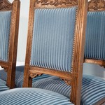 Комплект старинных стульев с синей обивкой