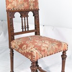 Комплект антикварных стульев с точенными деталями