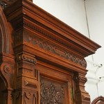 Антикварный немецкий буфет с раскрепованным фасадом и арочной нишей 1870-х гг. 